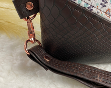 Load image into Gallery viewer, Chelsea Floral Wristlet Pouch