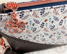 Load image into Gallery viewer, Chelsea Floral Wristlet Pouch